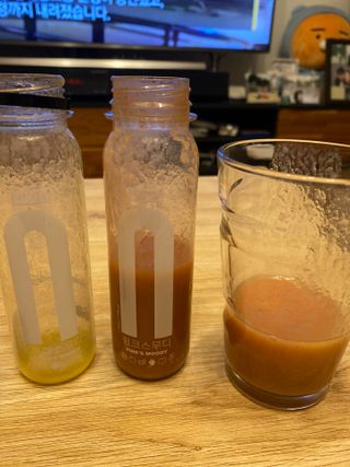 BLENDY'S 핑크 스무디+블론디 스무디 — 5점을 준 리뷰어가 2021년 11월 올린 사용 사진