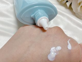 아이레시피 마일드 히알루로닉 모이스트 업 선스크린 SPF50+ PA++++ — 5점을 준 리뷰어가 2023년 6월 올린 사용 사진