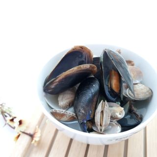 [푸딩팩토리] 바지락홍합탕 500g / 얼큰바지락홍합탕 590g — 4점을 준 리뷰어가 2022년 10월 올린 사용 사진