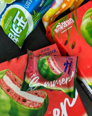 2022 오리온 여름한정판 초코파이 수박 / 포카칩 훌라망고맛 / 포카칩 라임모히또맛 — 5점을 준 리뷰어가 2022년 7월 올린 사용 사진