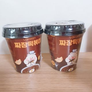 유비쿡 컵떡볶이 매운컵떡볶이2개/ 짜장컵떡볶이 2개  총 4개세트 — 5점을 준 리뷰어가 2021년 2월 올린 사용 사진