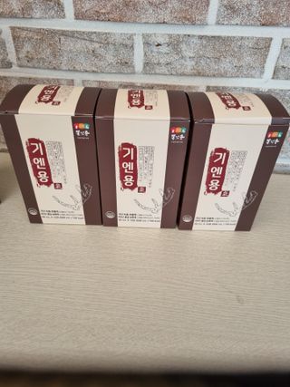 [몸엔용] 무더운 날씨에 국산녹용 기엔용으로 몸보신 50ml x 30포 — 5점을 준 리뷰어가 2021년 6월 올린 사용 사진