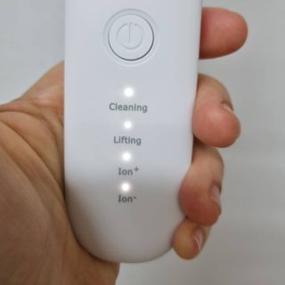 디하우트 랩 4 in 1 갈바닉 아쿠아 워터 필링기 스킨스크러버 — 5점을 준 리뷰어가 2021년 11월 올린 사용 사진