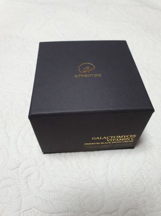 오투에니원 갈락토미세스 비타민 C 프리미엄 블랙스완 크림 50g — 4점을 준 리뷰어가 2022년 12월 올린 사용 사진