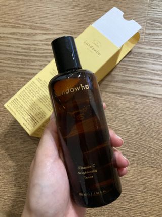 스킨큐어 산다화 비타민c 화이트닝 토너 150ml — 5점을 준 리뷰어가 2021년 12월 올린 사용 사진