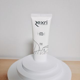 렉스리 데일리 톤업 크림 Rexri Daily Tone Up Cream — 5점을 준 리뷰어가 2022년 10월 올린 사용 사진
