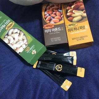 짜먹는 이지견과 짜먹는 이지아몬드, 짜먹는 이지허니피넛, 짜먹는 이지캐슈넛 각 10g X  10포 — 5점을 준 리뷰어가 2021년 1월 올린 사용 사진