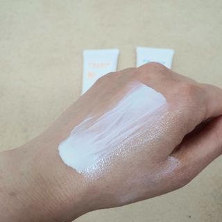 [후르디아] 혼합자차 선 에센스+톤업 선크림 2종 — 5점을 준 리뷰어가 2021년 5월 올린 사용 사진