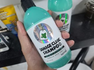 썸헤어 / SUMHAIR 썸헤어 데미지 클리닉 샴푸+트리트먼트 네롤리&민트티 — 5점을 준 리뷰어가 2021년 6월 올린 사용 사진
