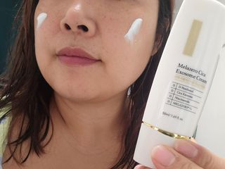 하이브리온 [쿠팡]멜라제로 시카엑소좀 크림 50ml PDRN 줄기세포 주름 미백기능성 피부과 병원입점, 1개, 50g — 5점을 준 리뷰어가 2025년 7월 올린 사용 사진