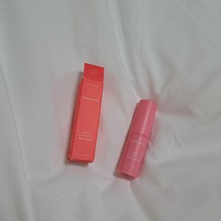 스킨큐어 산다화 카멜리아 안티 링클 멀티밤 — 5점을 준 리뷰어가 2023년 2월 올린 사용 사진