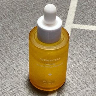 체르엠 스템앤셀 비타민 브라이트닝 에센스 30ml 1개 — 5점을 준 리뷰어가 2022년 3월 올린 사용 사진