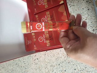 힘내라김홍삼 하루홍삼정스틱 10g x 30포 — 5점을 준 리뷰어가 2021년 4월 올린 사용 사진
