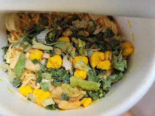 NISSIN 닛신 컵누들  4종 - 씨푸드오리지날, 씨푸드 스파이시, 씨푸드 커리, 씨푸드 XO소스 — 5점을 준 리뷰어가 2022년 11월 올린 사용 사진
