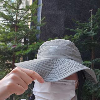 구김스★ [방수/UV차단]베이직 서핑햇 1.0 비치햇/해변모자/등산모자 *컬러 선택 가능 — 5점을 준 리뷰어가 2024년 12월 올린 사용 사진