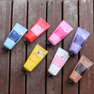 쿤달 BT21 시어버터 앤 마카다미아 퓨어 핸드크림 50ml 7구 기프트 세트 — 4.5점을 준 리뷰어가 2021년 3월 올린 사용 사진