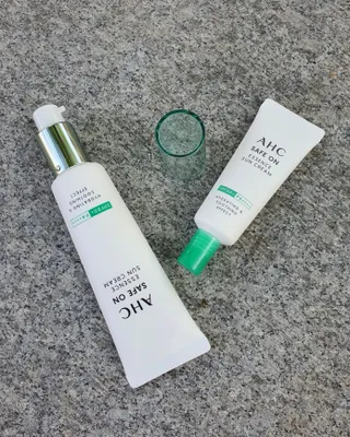 [AHC] 세이프온 에센스 선크림 올리브영 스페셜 증정 기획세트 — 4점을 준 리뷰어가 2022년 6월 올린 사용 사진