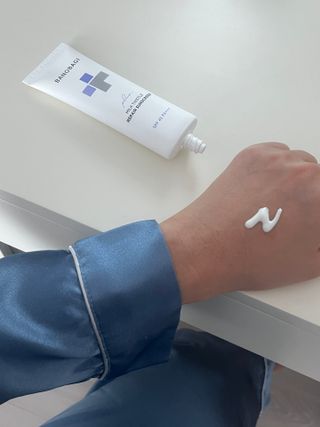 바노바기 코스메틱 바노바기 밀크씨슬 리페어 시카 선스크린 플러스 50ml — 5점을 준 리뷰어가 2023년 1월 올린 사용 사진