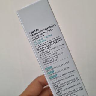 리더스코스메틱 리더스 카밍 바이오틱스 선 에센스 SPF 50+ PA++++ — 5점을 준 리뷰어가 2022년 6월 올린 사용 사진