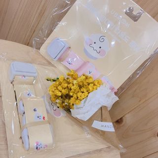 유비맘 젖병 빨대컵 다용도 홀더 1+1 _ 컬러 랜덤 발송 — 5점을 준 리뷰어가 2020년 12월 올린 사용 사진