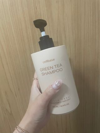 프리마인 더이상 뻣뻣하고 효과없는 탈모샴푸는 NO. 근본부터 케어하는 셀베이스 그린티샴푸(500ml) — 5점을 준 리뷰어가 2023년 2월 올린 사용 사진