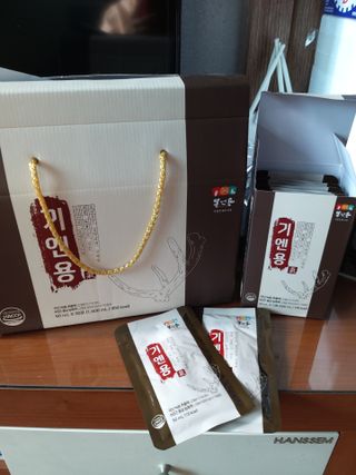 [몸엔용] 무더운 날씨에 국산녹용 기엔용으로 몸보신 50ml x 30포 — 5점을 준 리뷰어가 2021년 6월 올린 사용 사진