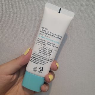 리더스코스메틱 리더스 카밍 바이오틱스 선 에센스 SPF 50+ PA++++ — 5점을 준 리뷰어가 2022년 7월 올린 사용 사진