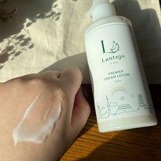 란떼쥬 프르미에 스킨케어 샴푸앤바스 + 크림로션 베이직 세트 — 4점을 준 리뷰어가 2021년 12월 올린 사용 사진