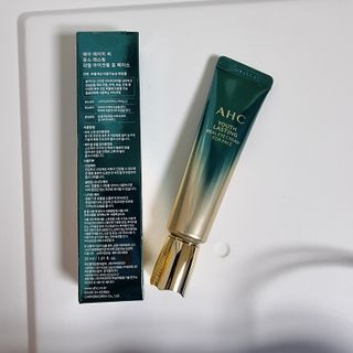 [NEW 탄력유턴 아이크림] AHC 유스 래스팅 리얼 아이크림 포 페이스 — 3점을 준 리뷰어가 2021년 3월 올린 사용 사진