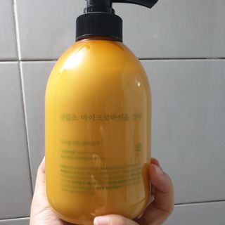 방방곳곳 편림초 마이크로바이옴 샴푸 — 5점을 준 리뷰어가 2022년 7월 올린 사용 사진