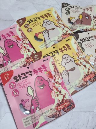 스낵스 와그작후루룩 3종_카카오2봉+아몬드2봉+딸기2봉 (총 6봉) — 5점을 준 리뷰어가 2024년 2월 올린 사용 사진