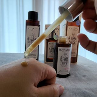 보타니티 [홍]조[진]정[결]케어 플라본 부스터 210ml / 플라본 세럼 50ml — 3점을 준 리뷰어가 2022년 7월 올린 사용 사진