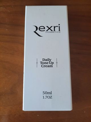 렉스리 데일리 톤업 크림 Rexri Daily Tone Up Cream — 5점을 준 리뷰어가 2022년 10월 올린 사용 사진