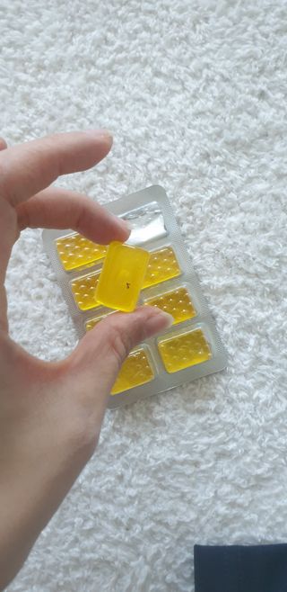 마요라 히말라야 솔트 캔디 2종-페퍼민트 맛, 라임민트 맛 — 3점을 준 리뷰어가 2022년 12월 올린 사용 사진