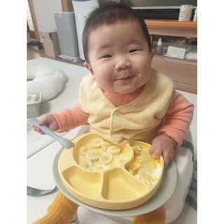 유비맘 캐릭터 실리콘 흡착 식판_색상 랜덤발송 — 5점을 준 리뷰어가 2021년 1월 올린 사용 사진