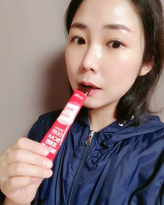 인디닥터 면역 생생 핑크 이뮨 젤리 + 타이탄 BCAA 프로틴 젤리스틱 — 4.5점을 준 리뷰어가 2022년 3월 올린 사용 사진
