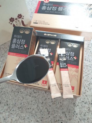 서울약사신협_투데이홍삼정플러스스틱_10g x 30포 — 5점을 준 리뷰어가 2021년 2월 올린 사용 사진