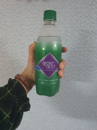 몽베스트 Montbest with Sparkling water Plain 20병 — 3.5점을 준 리뷰어가 2021년 11월 올린 사용 사진