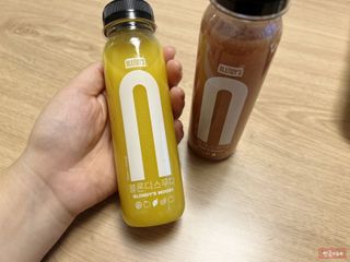 BLENDY'S 핑크 스무디+블론디 스무디 — 4점을 준 리뷰어가 2021년 11월 올린 사용 사진