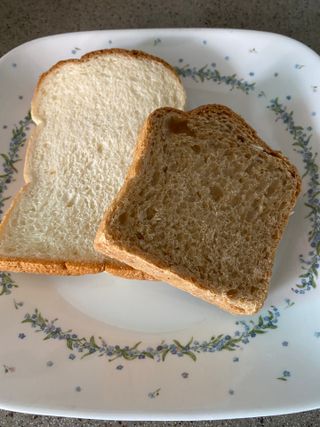 롯데제과 Vbread 포카치아식빵1개 + 미니식빵 1개 + 머핀 2개 세트 — 3점을 준 리뷰어가 2021년 9월 올린 사용 사진