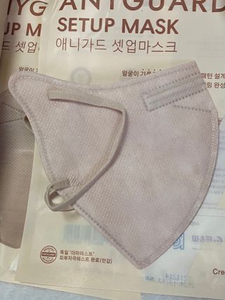 애니가드 셋업마스크 4컬러 각 10매입 [크리미베이지, 캐시미어로즈, 초콜렛브라운, 미드나잇네이비] — 4점을 준 리뷰어가 2022년 2월 올린 사용 사진
