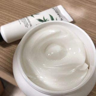 버텍스넘버원 버텍스 넘버원 햄프씨드오일 핸드밤, 바디크림 — 3점을 준 리뷰어가 2022년 3월 올린 사용 사진