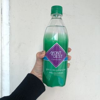 몽베스트 Montbest with Sparkling water Plain 20병 — 5점을 준 리뷰어가 2021년 11월 올린 사용 사진