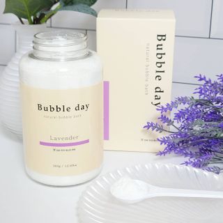 버블데이 아로마/과일 거품 입욕제 — 5점을 준 리뷰어가 2021년 7월 올린 사용 사진