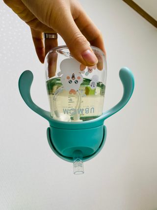 유비맘 트라이탄 코니빨대컵_컬러 랜덤 발송 — 2점을 준 리뷰어가 2021년 2월 올린 사용 사진