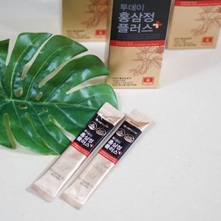서울약사신협_투데이홍삼정플러스스틱_10g x 30포 — 5점을 준 리뷰어가 2021년 6월 올린 사용 사진