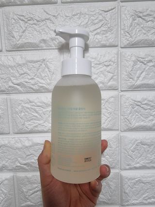 아미퓨어 [라이브] 피부장벽 강화를 위한 머랭 버블 클렌저 천연계면활성제로 온가족 사용가능 — 5점을 준 리뷰어가 2021년 6월 올린 사용 사진