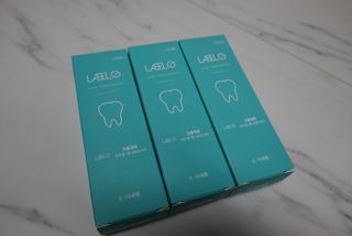 치과에서 쓰는 치약 _ 라벨제로 저불소 꼬마, 키즈, 유아, 베이비, 주니어 안전한 어린이치약 — 5점을 준 리뷰어가 2022년 11월 올린 사용 사진