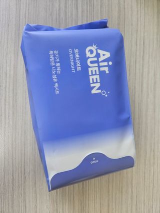 에어퀸 뉴브레스 유기농 생리대 4종 (팬티라이너 20P + 중형 10P + 대형 10P + 오버나이트 8P)_체험단 — 5점을 준 리뷰어가 2024년 5월 올린 사용 사진