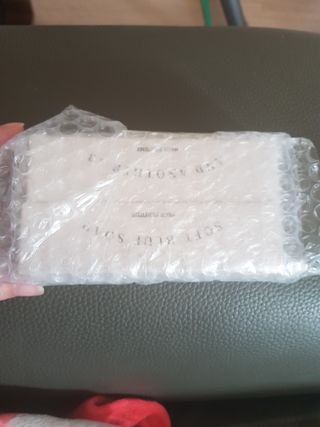 멈칫(MUMCHIT) 넥퍼퓸 NECKPERFUME 2가지 향 — 5점을 준 리뷰어가 2021년 11월 올린 사용 사진